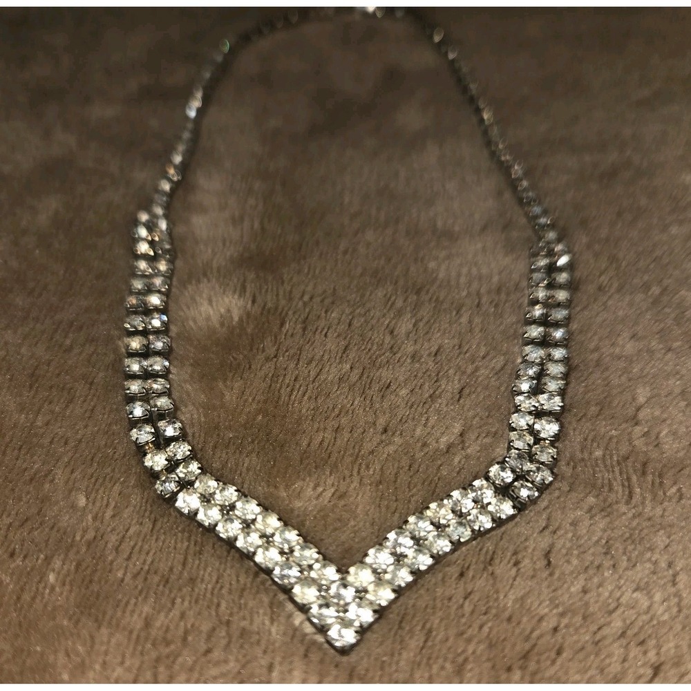 Vintage Rhinestone V Necklace Silver Tone Costume Jewelry Art Deco Style‎ Glam